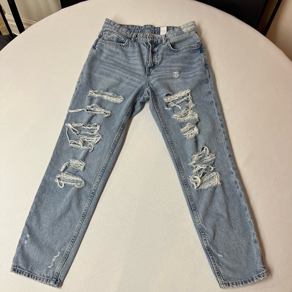 2/$20 / H & M &Denim Straight Leg Mid Rise Jeans / Distressed / Fall Wear